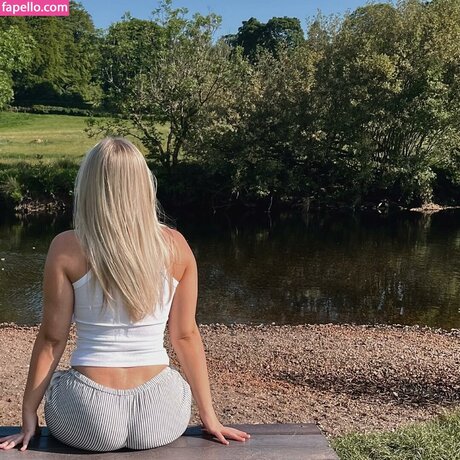 Lauren Duffy model porn image