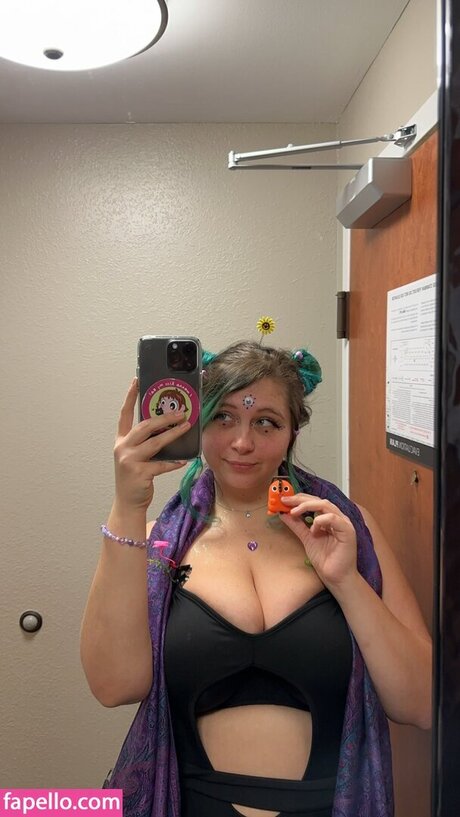 too0ldcat nude star images