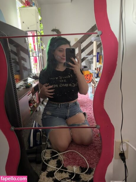 too0ldcat erotic model pic