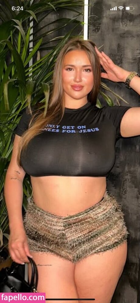 Sofya 2222 naked model image