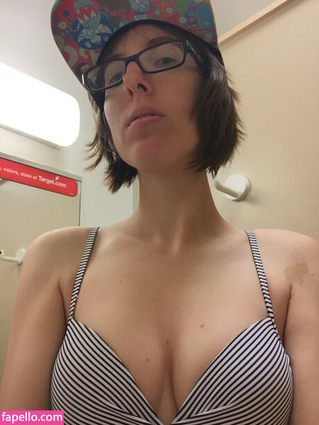 TwilightPalms pretty pornstar pics