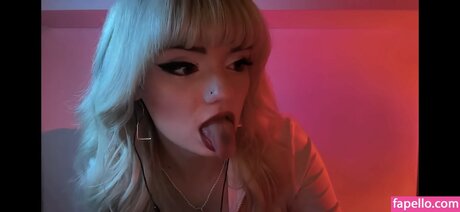 Emma s MySpace star naked pic