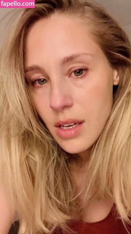 Lisa Gilroy art star photo