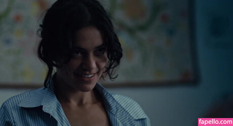 Blu Hunt perfect actress img