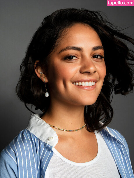 Blu Hunt high quality actress picture