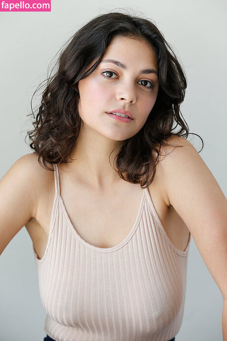 Blu Hunt perfect actress img