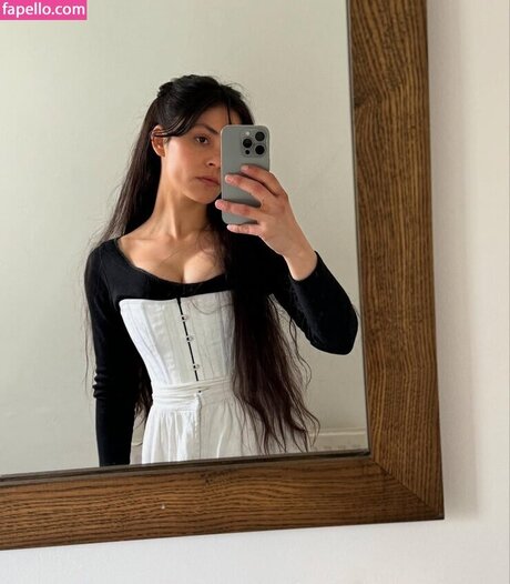 Blu Hunt porn actress archive