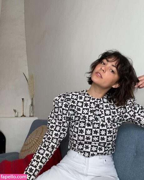 Blu Hunt actress image