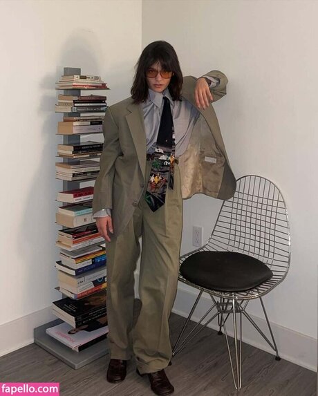 Blu Hunt exclusive pornstar picture