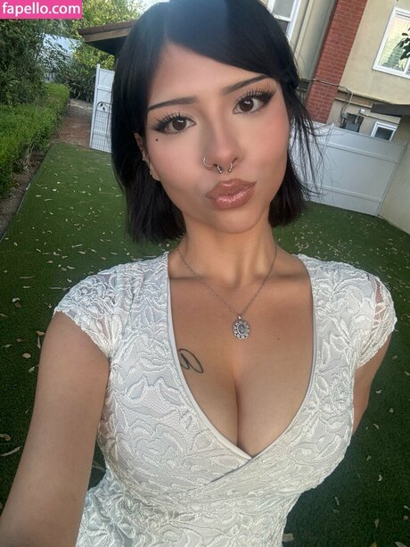 myshayla naked pornstar img