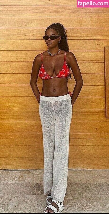 allieredmondd erotic pornstar pic