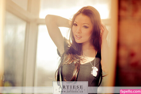 Stephanie Ly model free photos