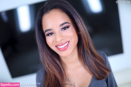 Isabella Jules perfect model photo