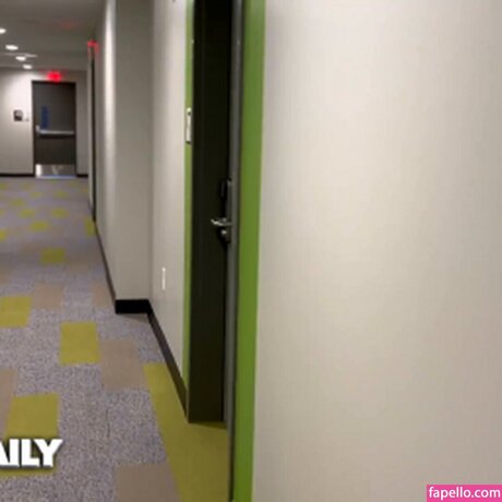 Santana Red model hot images