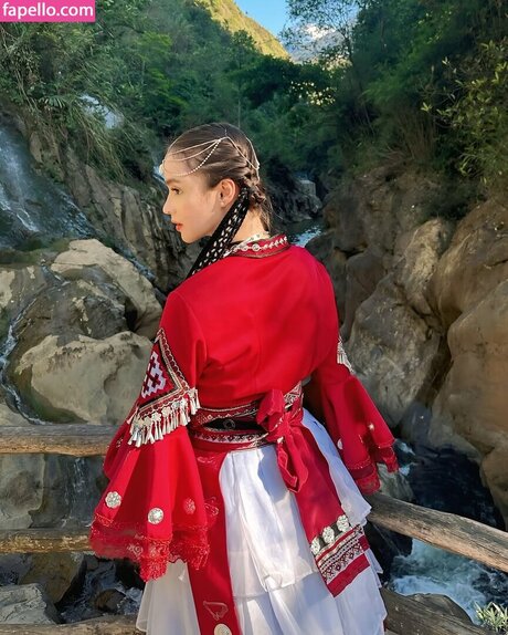 Kim Domingo sexy model pics