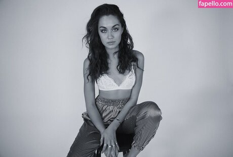 Meg DeLacy adult model galleries