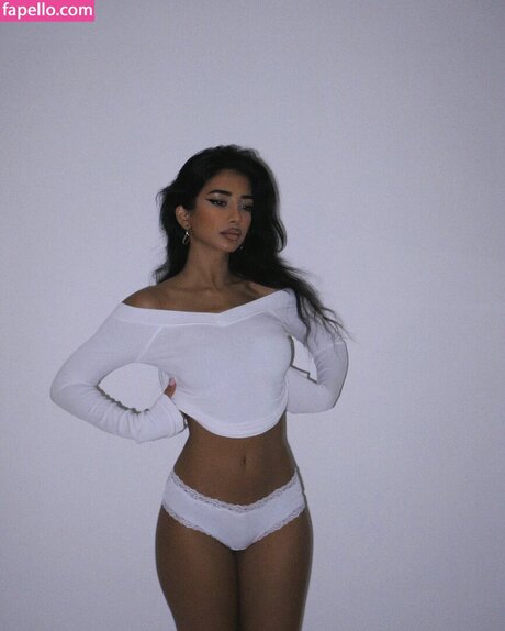 Iffat Marash model hd photo