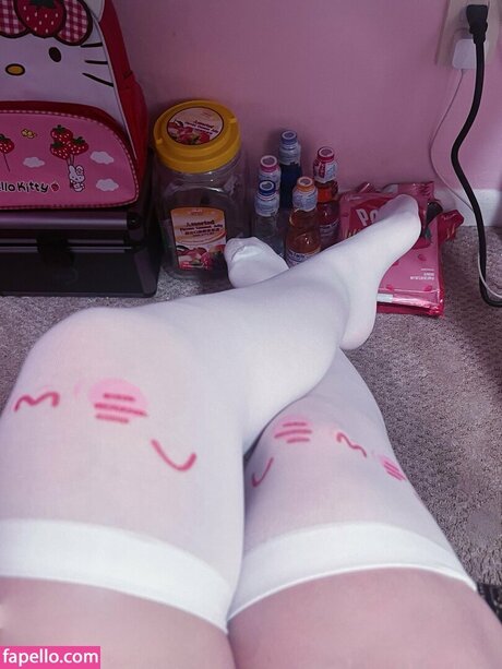 LittleNiiVT star erotic image