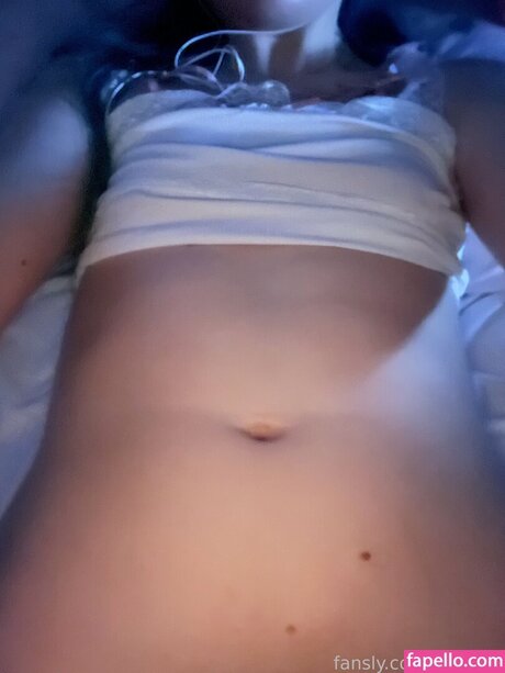 LittleNiiVT model nude galleries