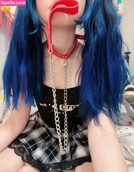 LittleNiiVT naked model photo