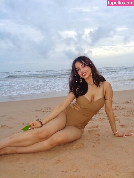 Muskan Karia model adult picture