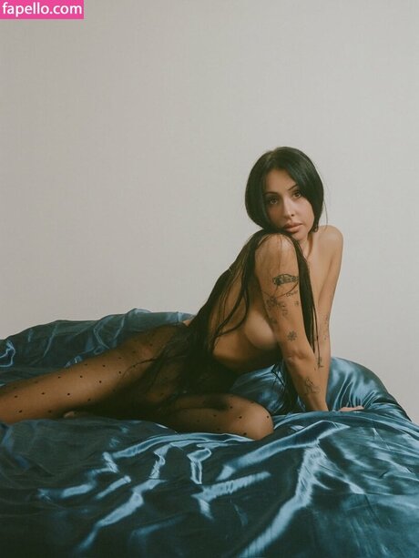 sophiakellyy model top pics