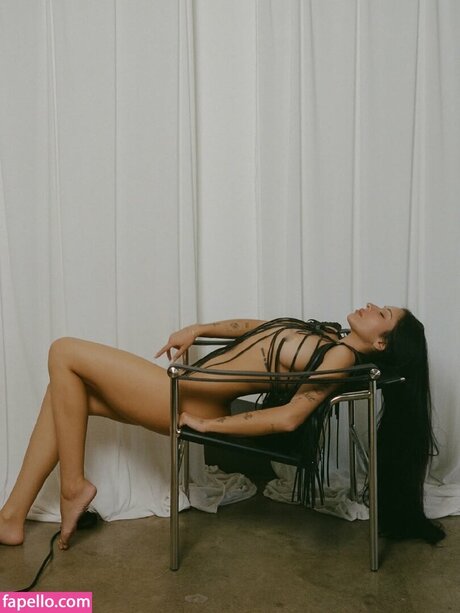 sophiakellyy art model galleries