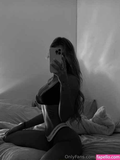 Abbie Hall sexy actress photo