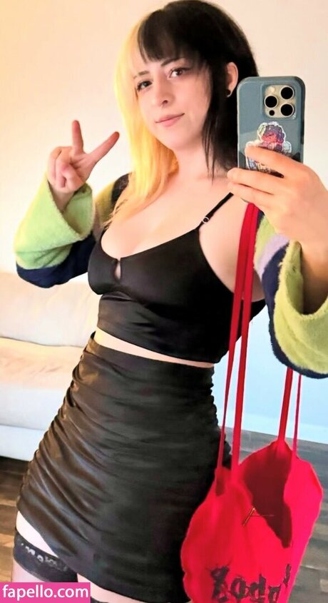 CubeCosplay exclusive actress pic