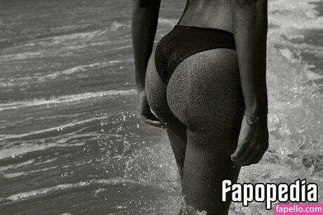 Jade Leboeuf star nude photo