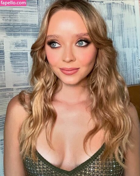 Madeleine Arthur top model gallery