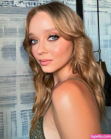 Madeleine Arthur top star img