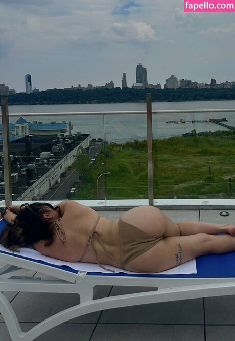 Mercedesthetrainer pornstar hd img