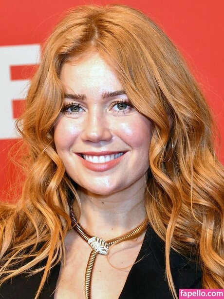 palinarojinski model top photo