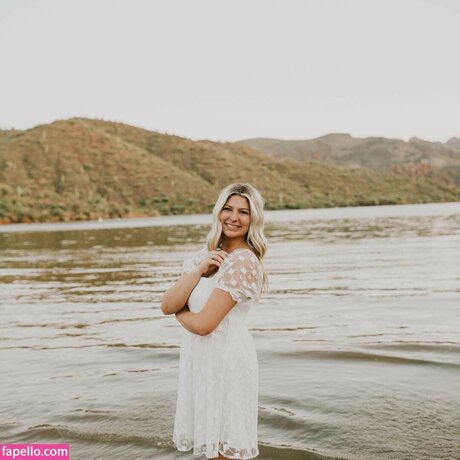 Hailey Johnson pretty star pics