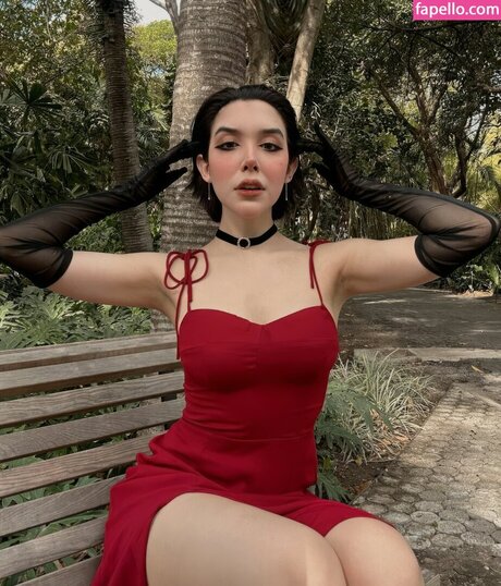 Bethcast model art picture