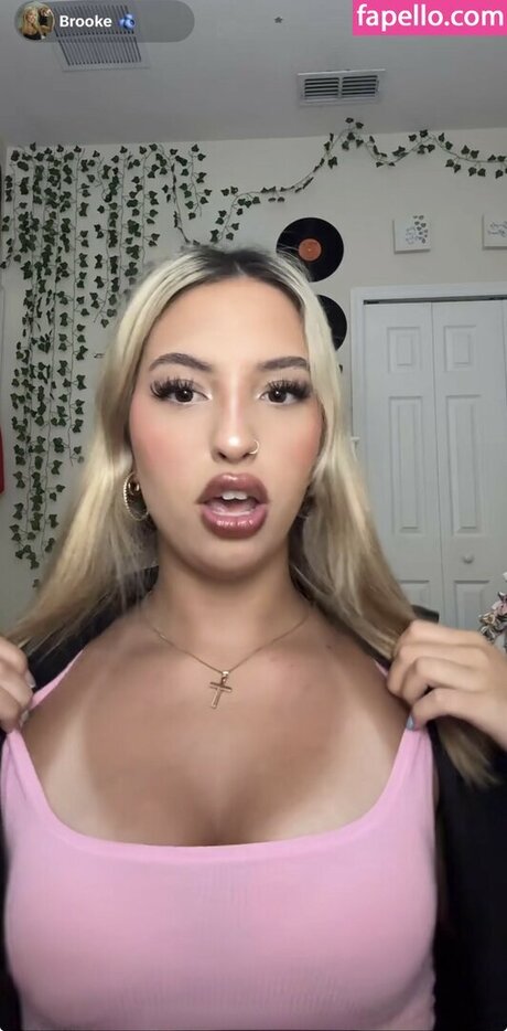 Cloud ASMR art model photos