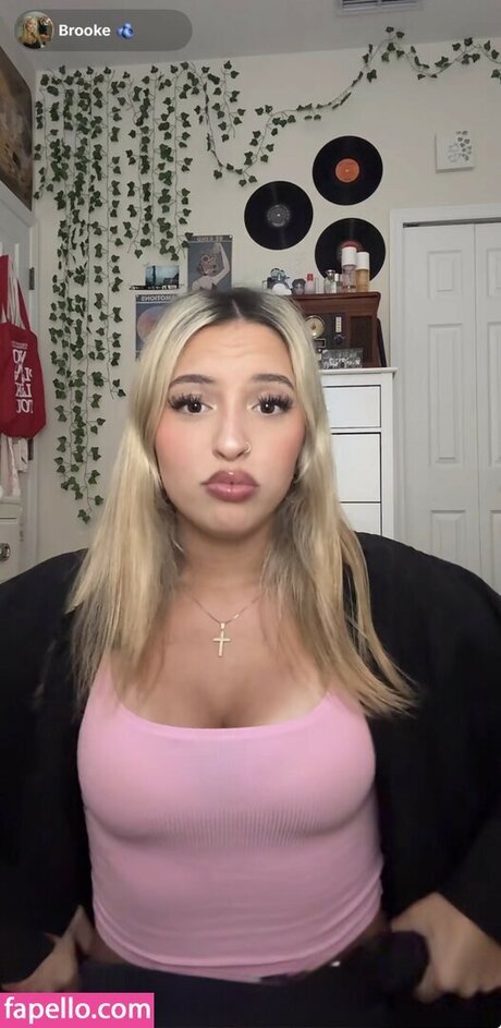 Cloud ASMR sex model galleries