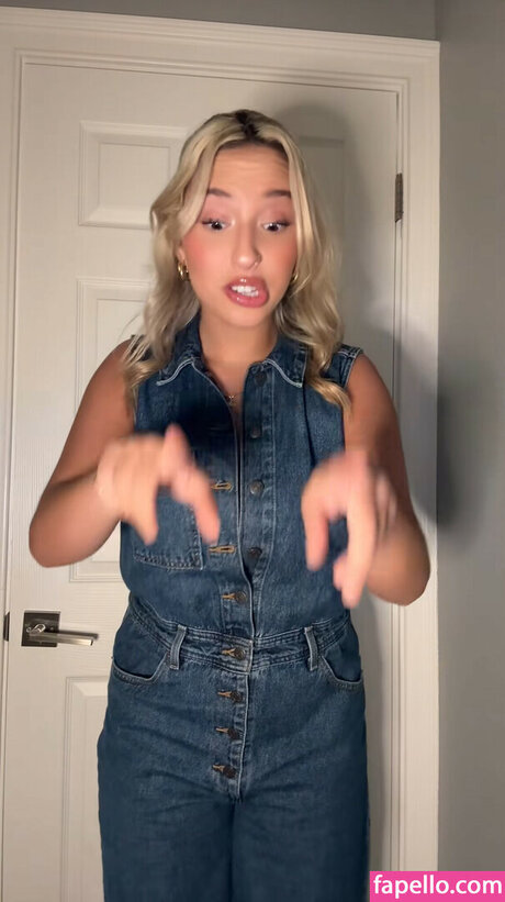 Cloud ASMR model nude picture