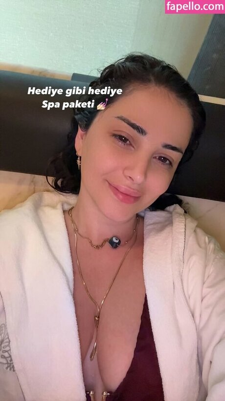 Deniz Ba da_ porn model picture