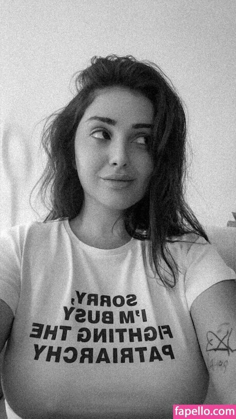 Deniz Ba da_ pretty actress gallery