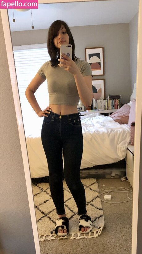 Tama Hero model photo