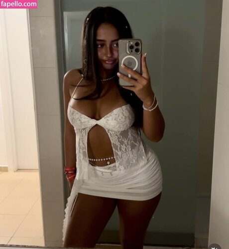 Zarah McAdam nudes model img