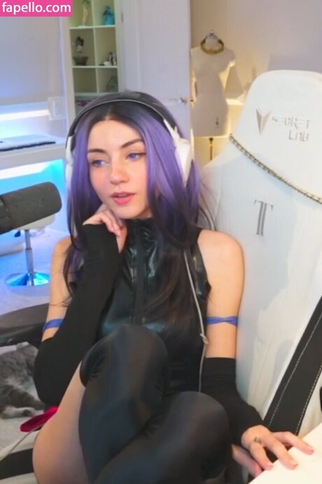 Bonnierabbit sexy model pic