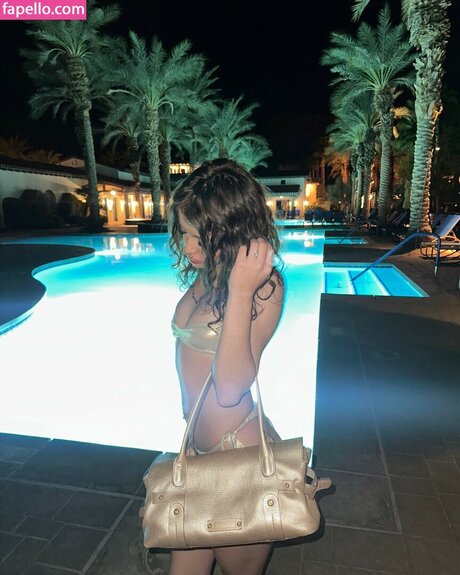 prymrr high quality model photos