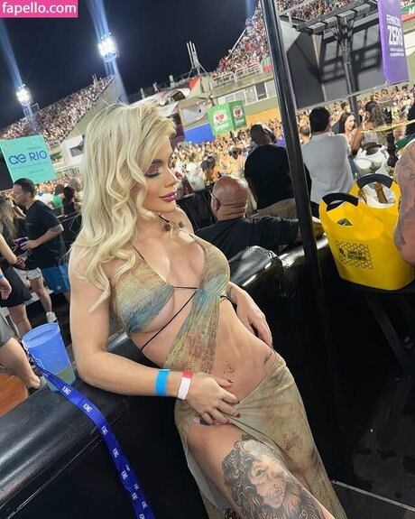 Debora Julia art star pic