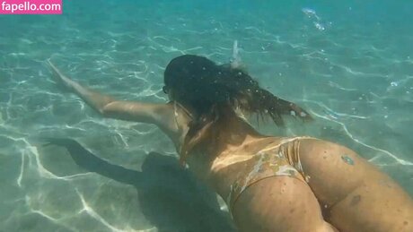 Hannah Meloche beautiful star picture