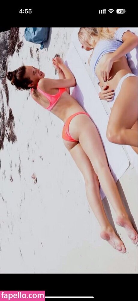 Hannah Meloche hd actress images