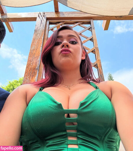 Ximena Blair pretty star photos