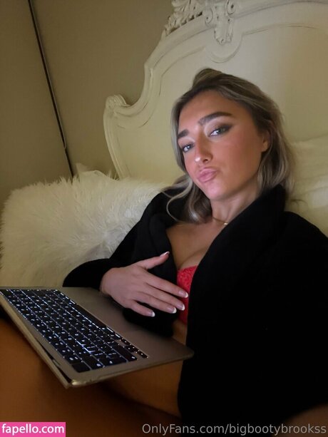 bigbootybrooks nudes star archive